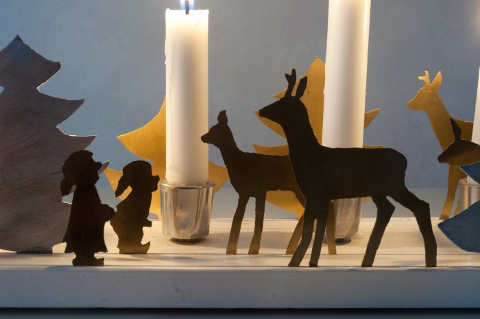 Adventsstake med figurer i messing